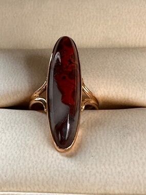 Antique Victorian Navette ring with Marquise shaped Scottish Agate sSone in 10K